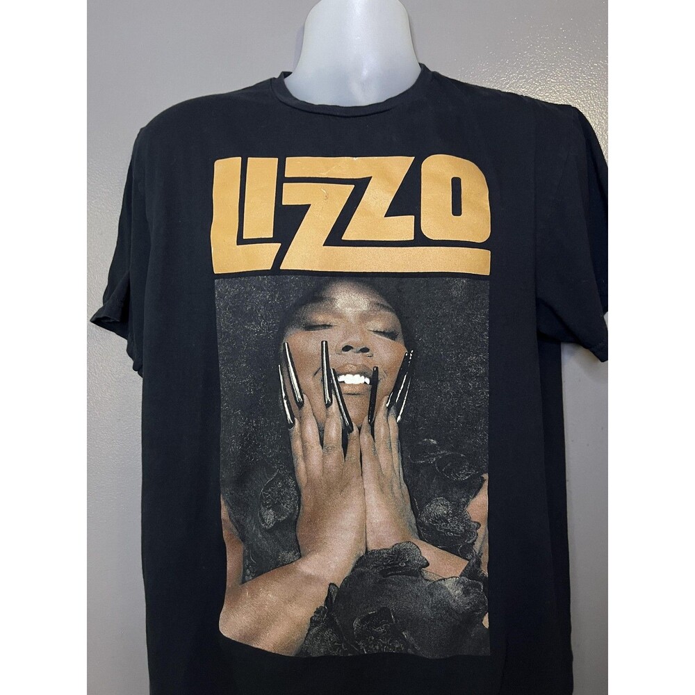 Lizzo Shirt Mens Large Black Portrait Graphic Tee Music Pop Singer Artist